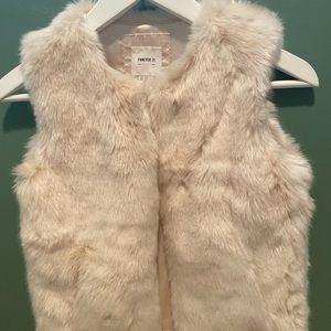 Forever 21 Faux Fur Vest. Girls/ kids size M  9/10. Like new.